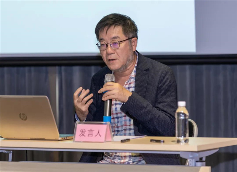 19中央美術(shù)學(xué)院教授、博士生導師，廣州美術(shù)學(xué)院美術(shù)館總館長(cháng)王璜生作題為《美術(shù)館與史學(xué)意識》的發(fā)言（黃珊虎 攝）.jpg
