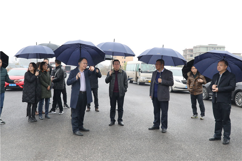 考察調研廣大印務(wù)公司擬搬遷地塊.jpg 考察調研廣大印務(wù)公司擬搬遷地塊.jpg