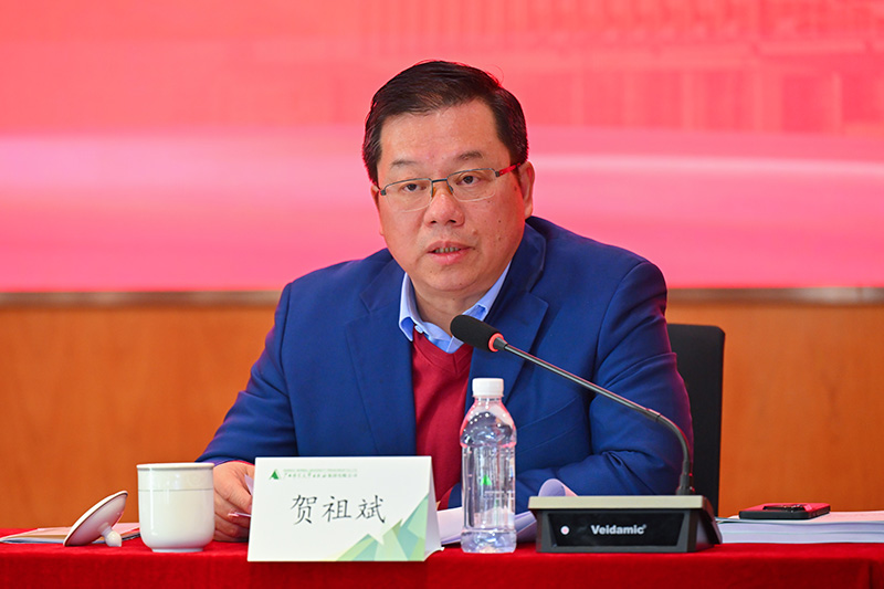 3.校黨委書(shū)記、校編審委員會(huì )主任委員賀祖斌作總結講話(huà).jpg