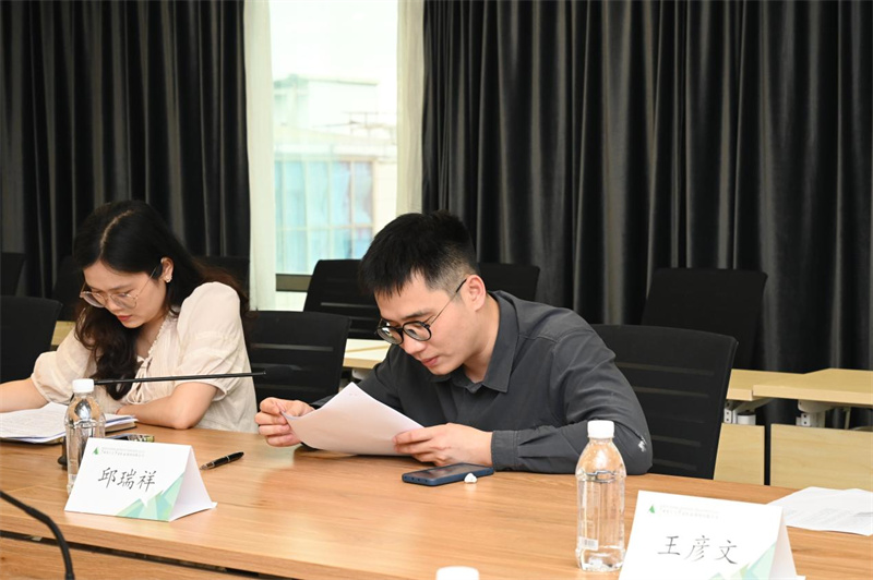 團委副書(shū)記邱瑞祥領(lǐng)學(xué)黨的紀律建設相關(guān)內容.jpg 團委副書(shū)記邱瑞祥領(lǐng)學(xué)黨的紀律建設相關(guān)內容.jpg