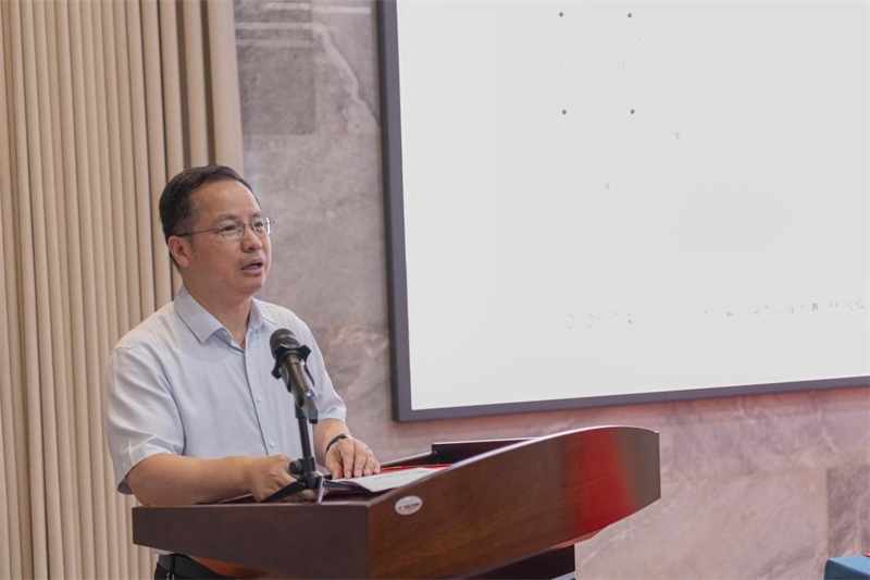 臺州學(xué)院黨委委員、紀委書(shū)記、監察專(zhuān)員樓膽群致辭  鄭斌斌 攝.jpg