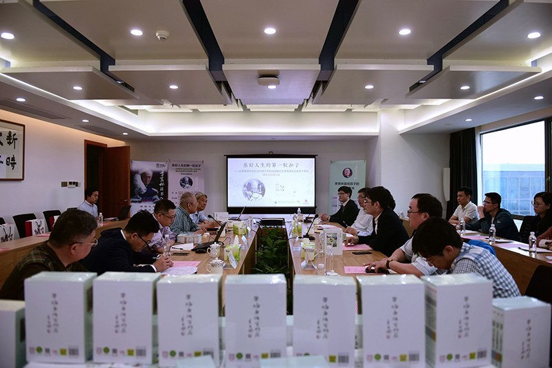 系好人生的第一?？圩印劶玖w林作品對當代青少年的啟迪暨紀念季羨林先生逝世十周年學(xué)術(shù)文化研討會(huì )現場(chǎng)3（廖茹畫(huà)攝）.jpg