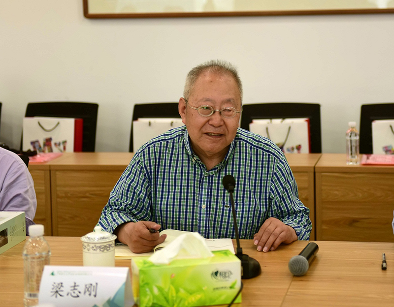 季羨林學(xué)生，北京市教育學(xué)會(huì )文化傳承與創(chuàng  )新教育研究會(huì )顧問(wèn)，曾任國家檔案局中央檔案館司長(cháng)的梁志剛先生發(fā)言（廖茹畫(huà)攝）.jpg