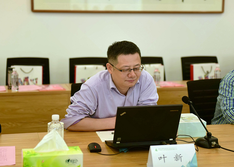 季羨林研究專(zhuān)家，北京印刷學(xué)院新聞出版學(xué)院編輯出版系教授、博士，中國編輯學(xué)會(huì )理事葉新發(fā)言（廖茹畫(huà)攝）.jpg