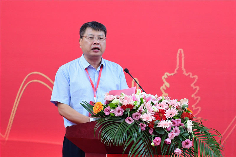 廣西師范大學(xué)出版社黨委書(shū)記、董事長(cháng)張藝兵致辭 李顯楊 攝.JPG