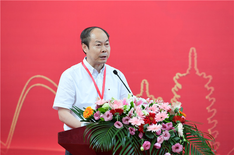 中國出版協(xié)會(huì )常務(wù)理事、陜西師大出版社董事長(cháng)兼社長(cháng)劉東風(fēng)致辭 李顯楊 攝.JPG