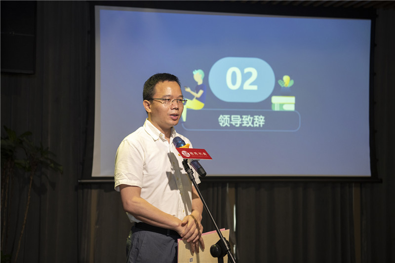 廣西師范大學(xué)出版社集團有限公司黨委副書(shū)記、總編輯湯文輝致辭（攝影：李顯楊）.jpg