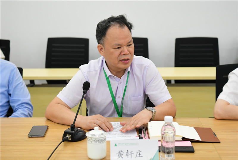 05 集團公司黨委書(shū)記、董事長(cháng)黃軒莊做工作匯報（李顯楊 攝）.jpg